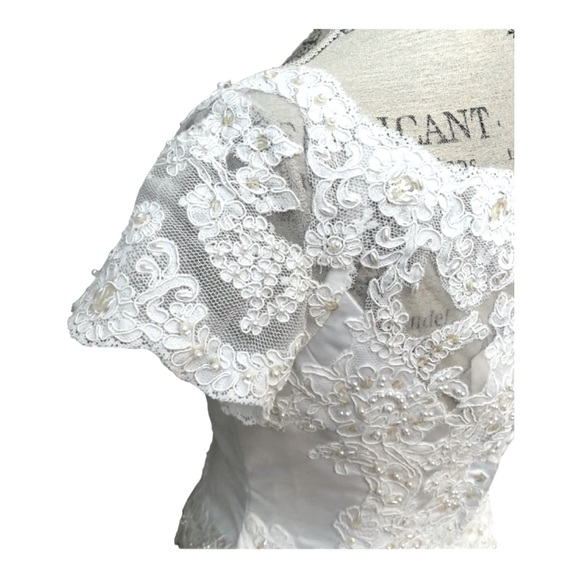 NEW ALFRED ANGELO SZ 6 WHITE SATIN LACE WEDDING GOWN WITH TRAIN - Picture 5 of 12